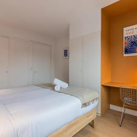 Two Bedroom Near Shops & Tram Appartement *