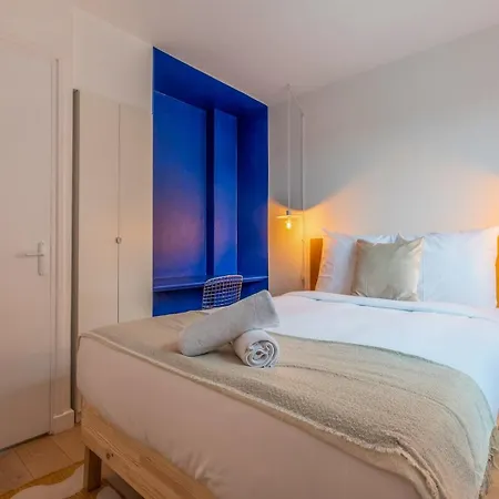 Two Bedroom Near Shops & Tram * 발뇌브다스크