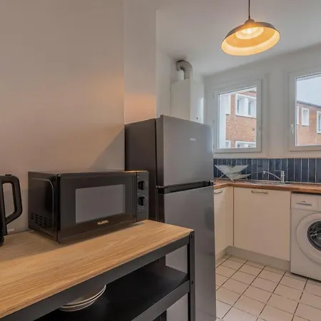 Appartement Two Bedroom Near Shops & Tram *